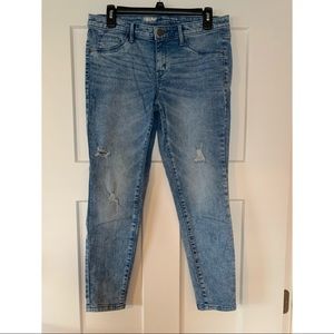 Mid-Ride Distressed Jeggings